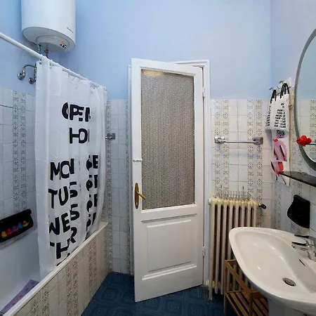 Questa Casa Non E Un Albergo! Διαμέρισμα *